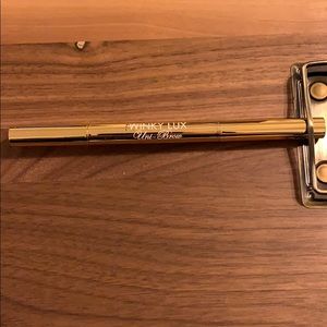 Winky Lux universal brow pencil